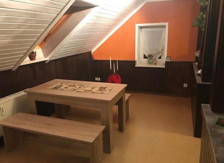 Gemuetliche 3 Raum Wohnung Im Dachgeschoss Ehrenfriedersdorf ภายนอก รูปภาพ